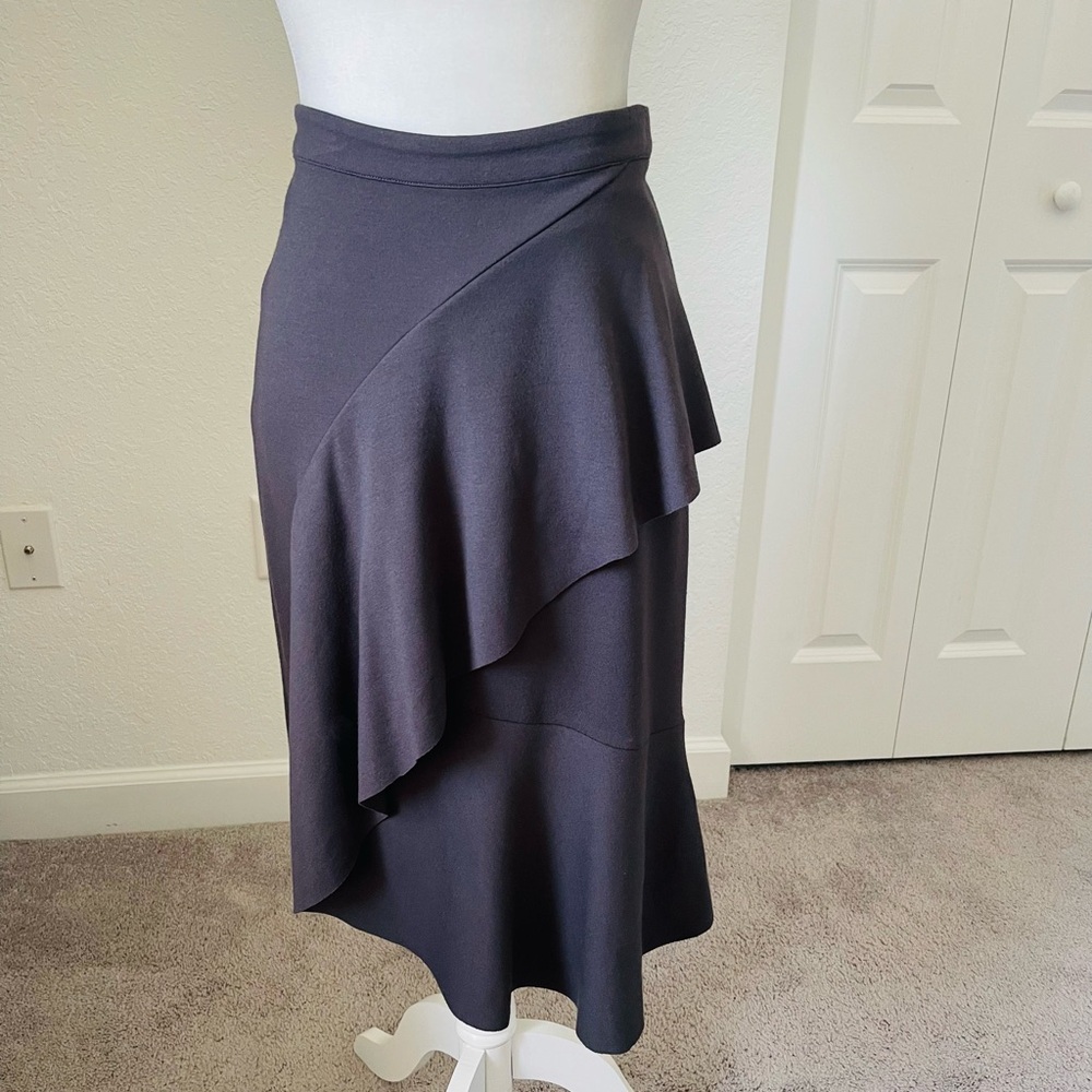 Bordeaux Asymmetrical Ruffle Hem Gray Skirt Size 6